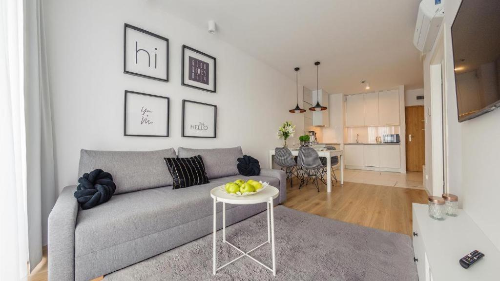 Nowy Apartament: Beachside Comfort with Modern Amenities Kolobrzeg Exterior photo