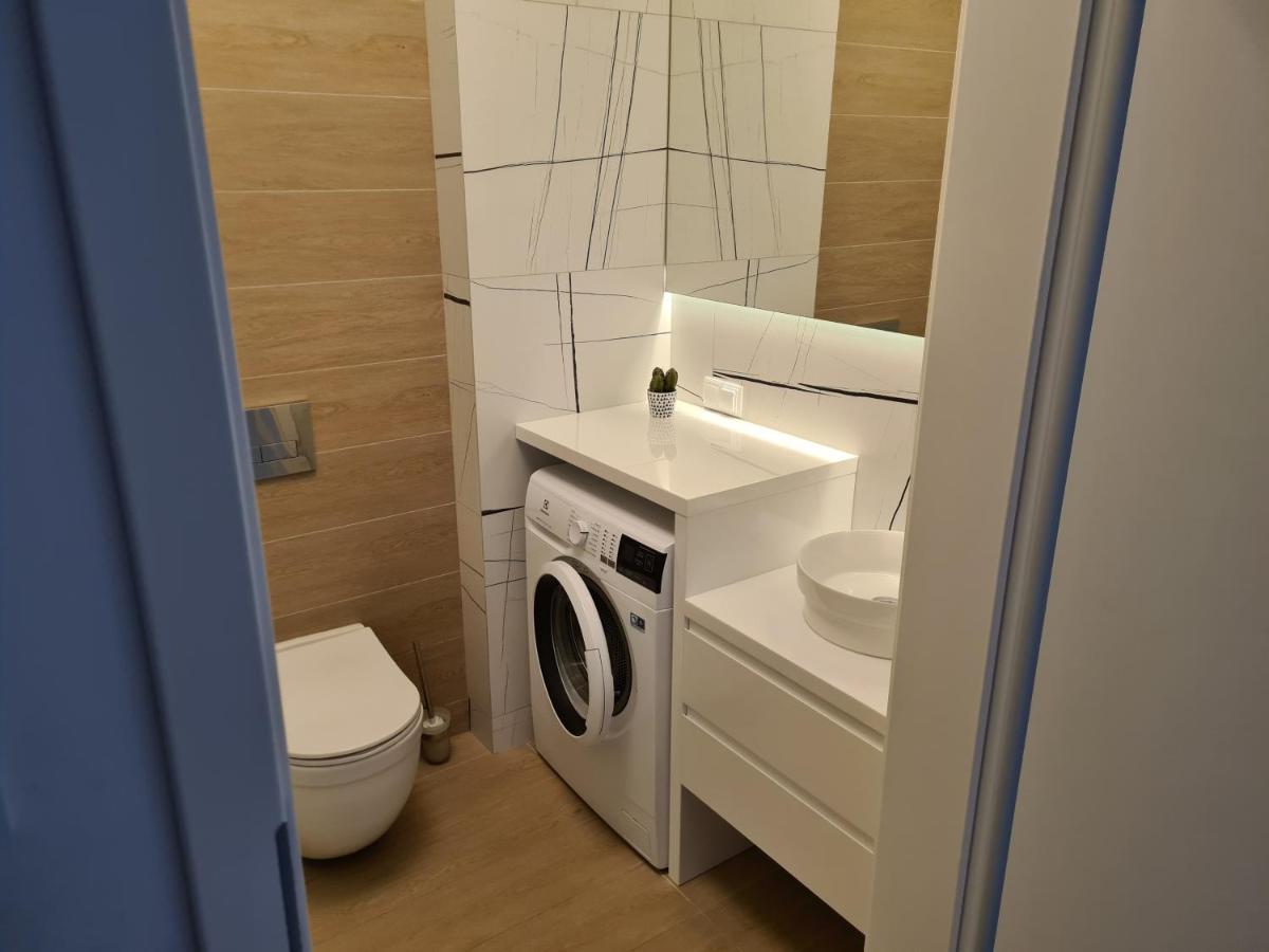 Nowy Apartament: Beachside Comfort with Modern Amenities Kolobrzeg Exterior photo