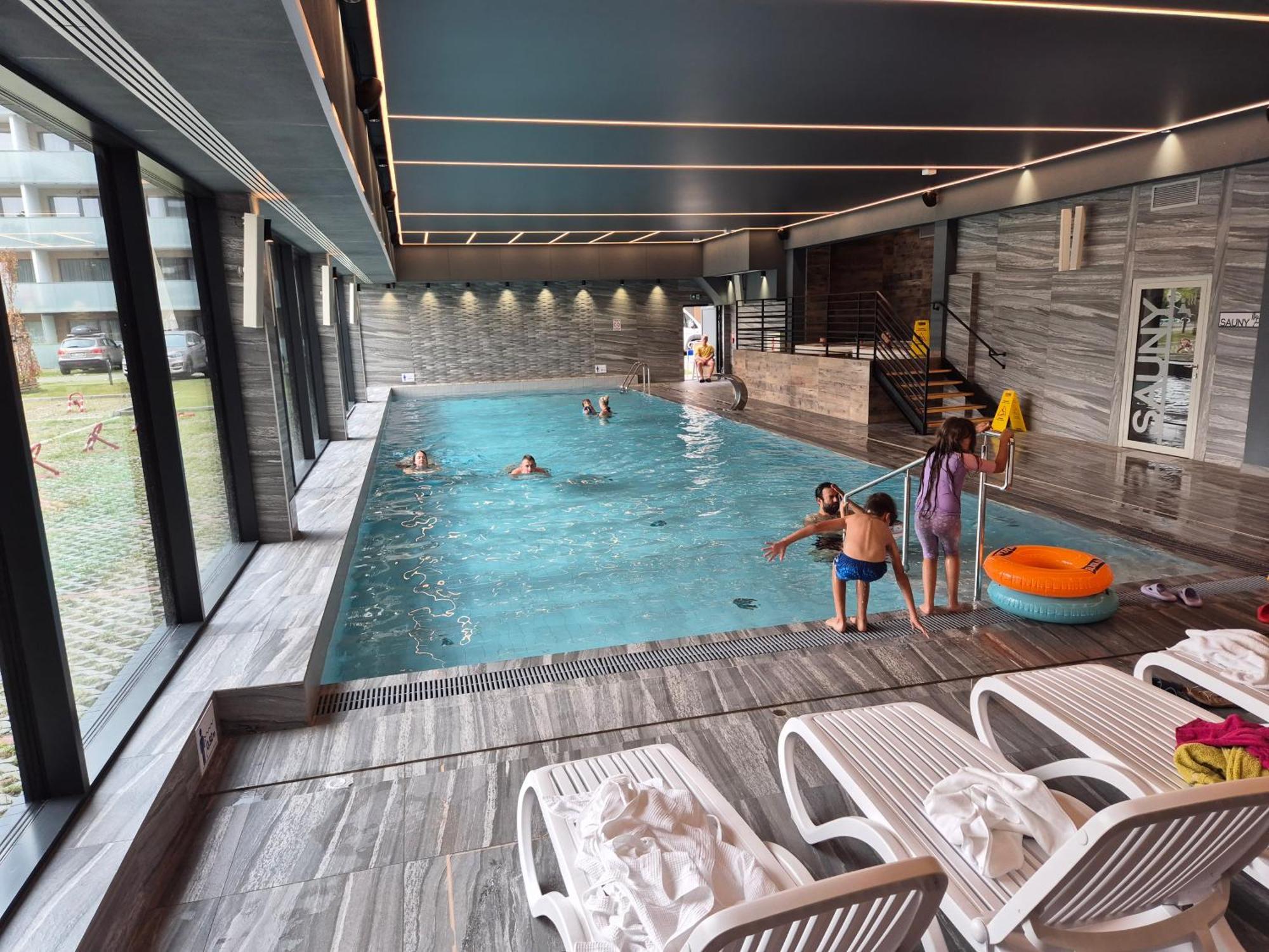 Nowy Apartament: Beachside Comfort with Modern Amenities Kolobrzeg Exterior photo