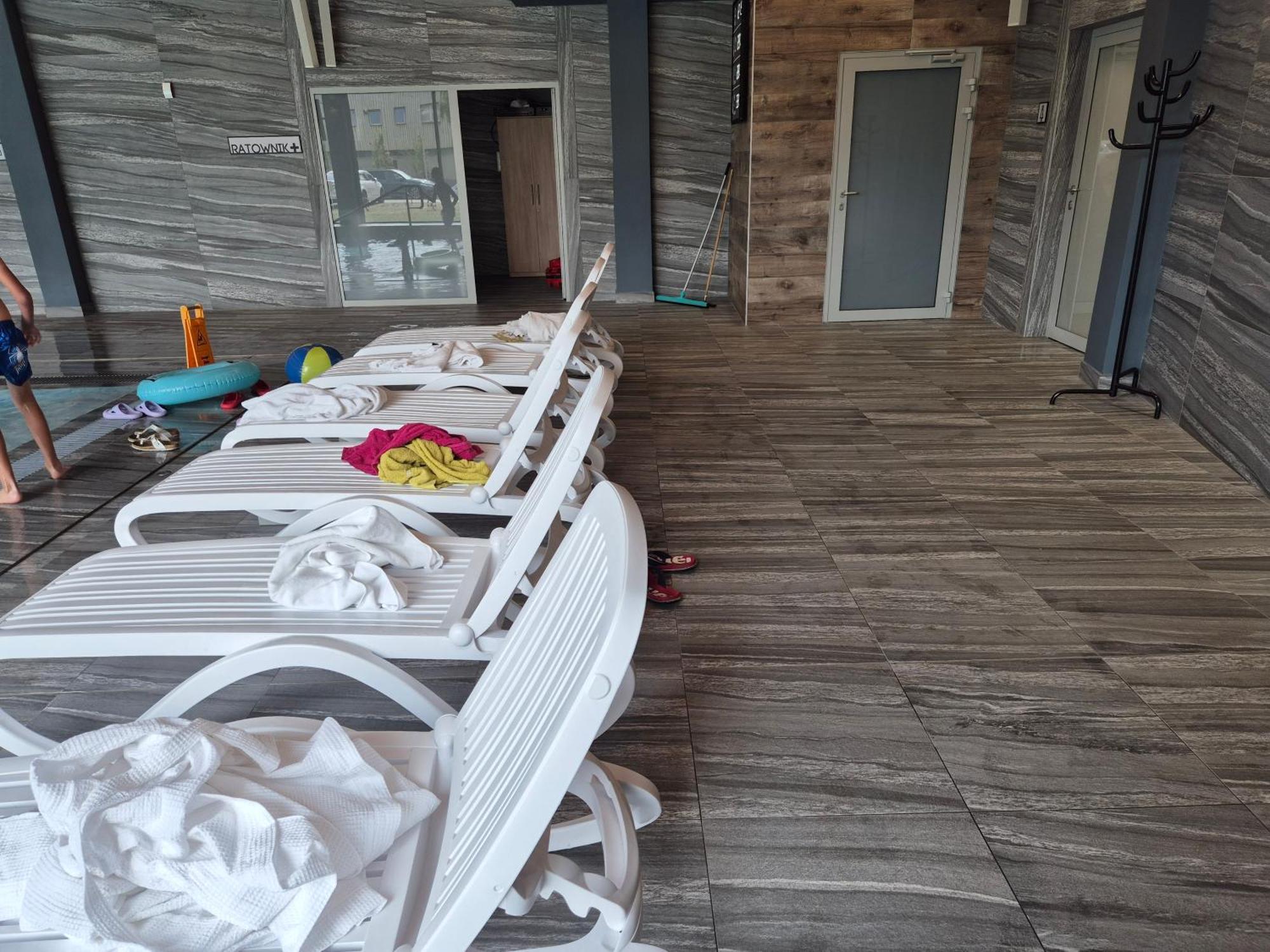 Nowy Apartament: Beachside Comfort with Modern Amenities Kolobrzeg Exterior photo